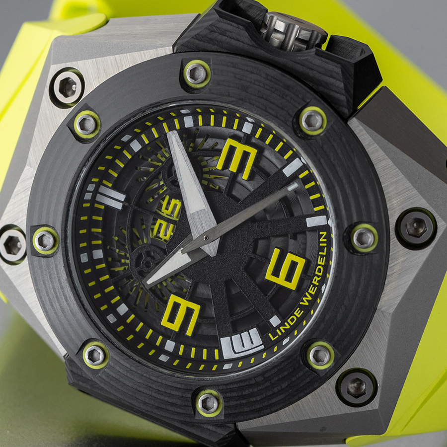 LW bezel