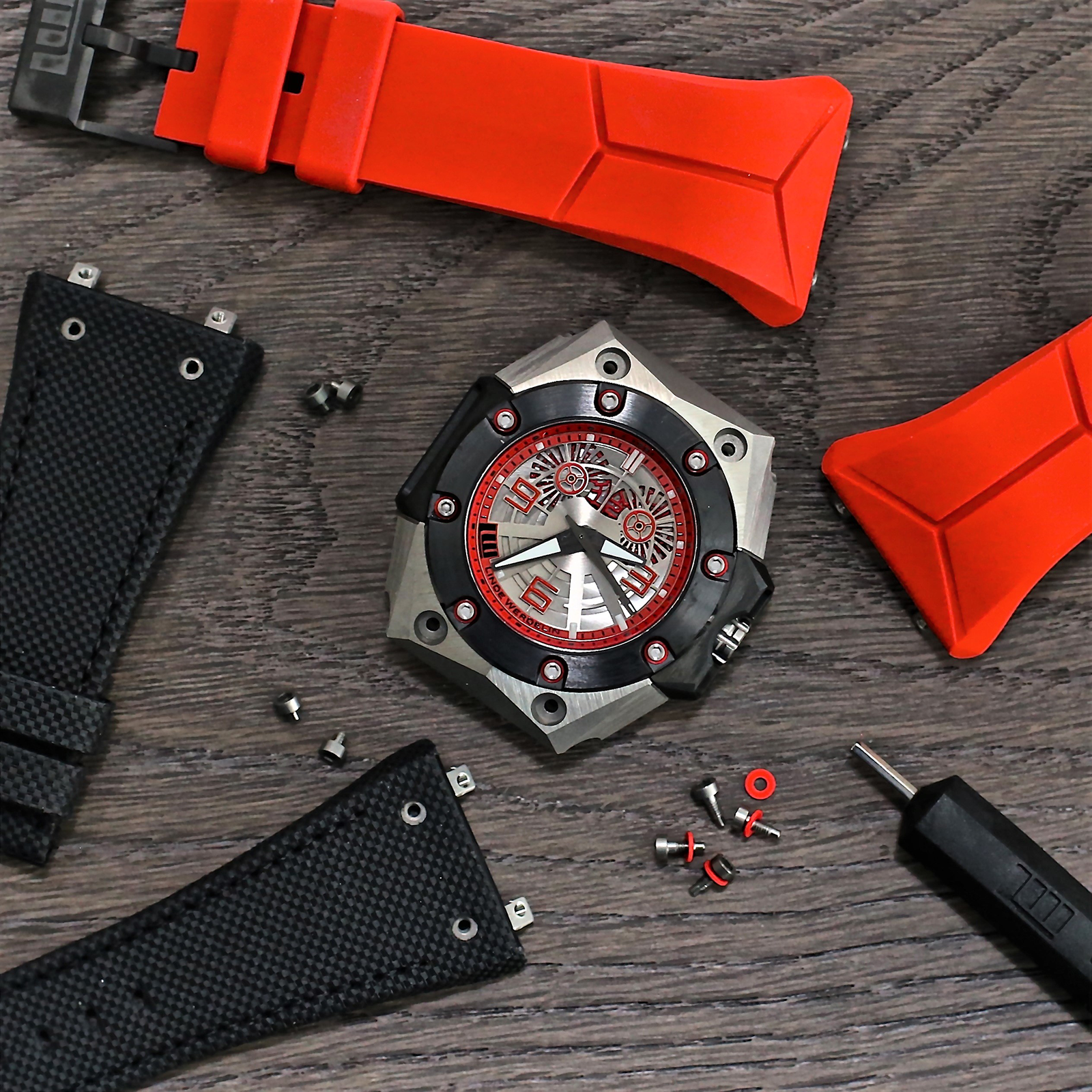 LW Oktopus Titanium Red Strap disassemble copie