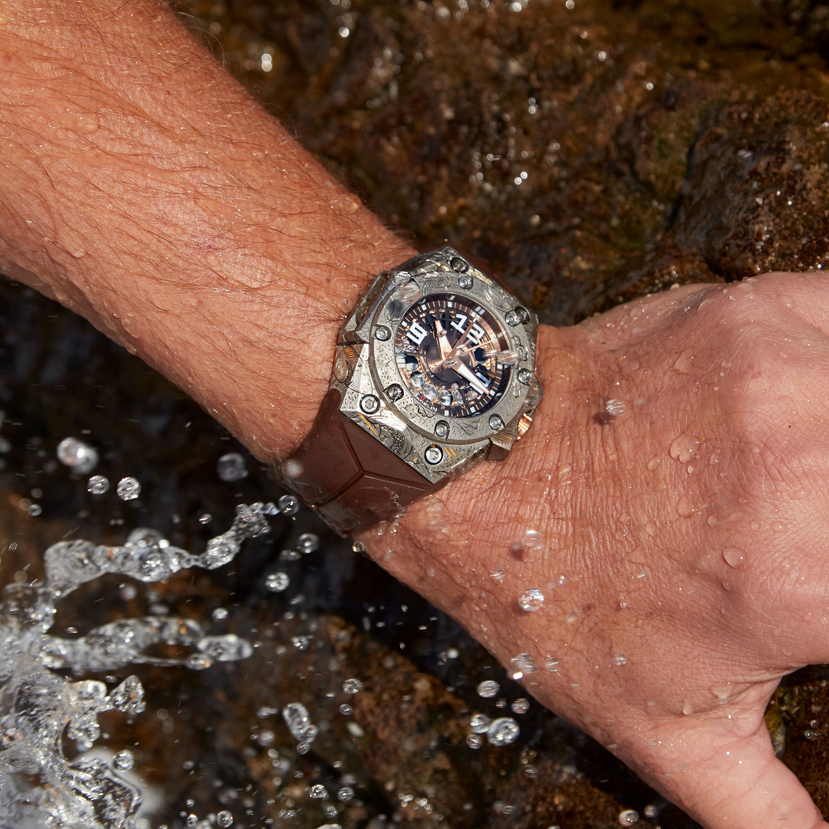 LW Oktopus Monster wristshot3 cropped
